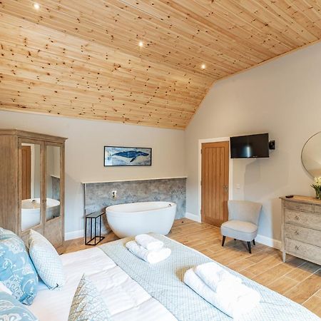 Osprey Lodge 1 With Hot Tub Newton Stewart Exterior photo