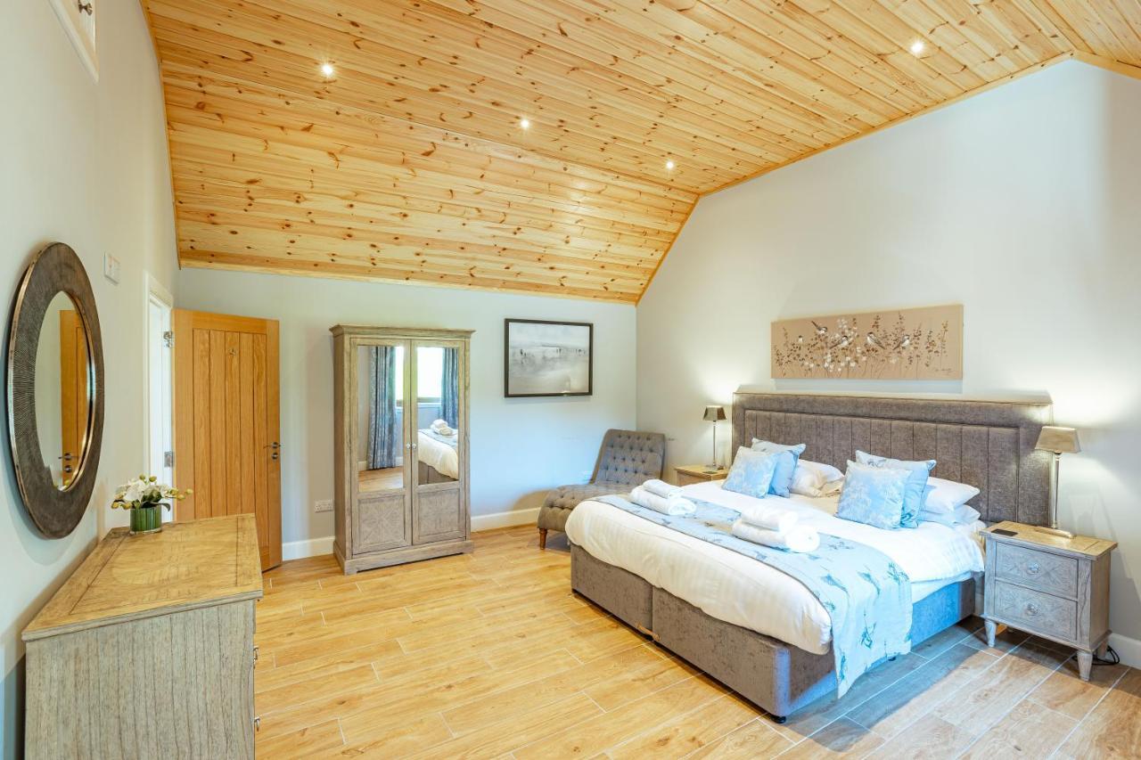 Osprey Lodge 1 With Hot Tub Newton Stewart Exterior photo