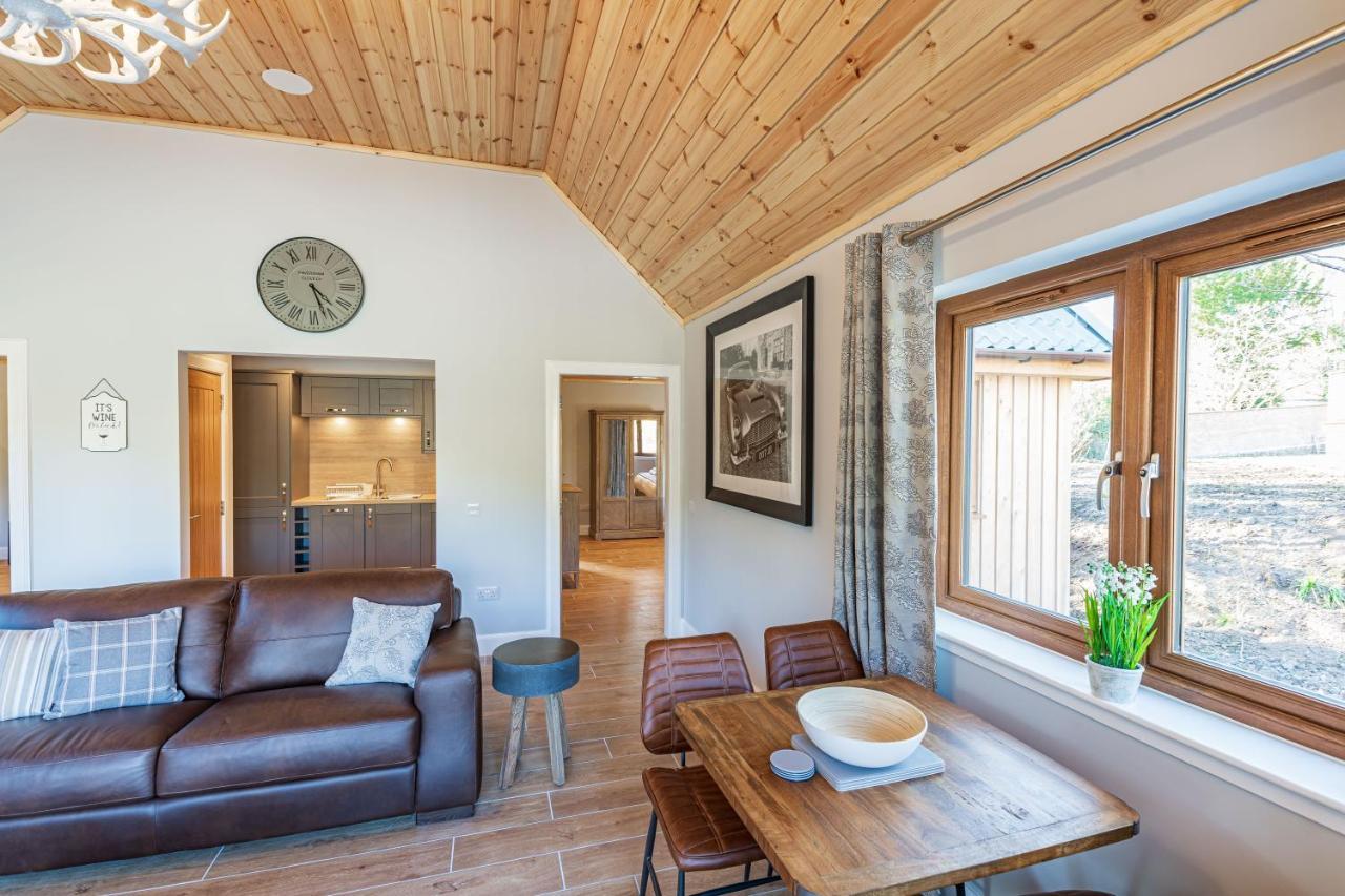 Osprey Lodge 1 With Hot Tub Newton Stewart Exterior photo
